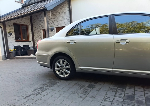 Toyota Avensis cena 10000 przebieg: 343864, rok produkcji 2004 z Pilawa małe 154
